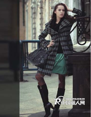 杭州折扣品牌女装代理加盟  选择菲纹折扣女装