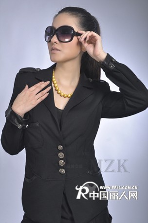 MZK女装诚邀加盟 引领时尚潮流