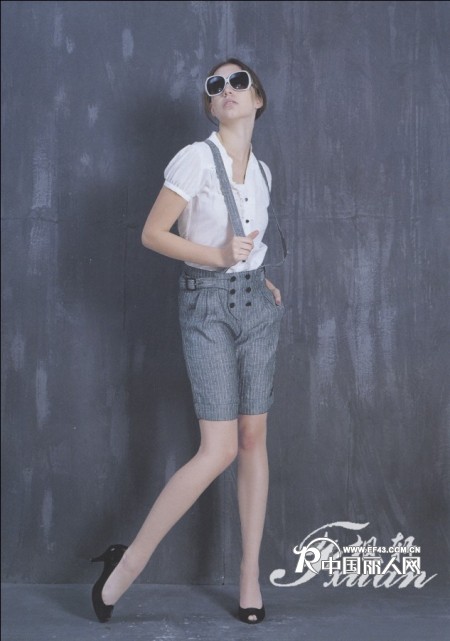 枫轩—品牌女装折扣店加盟，2011年开店首选