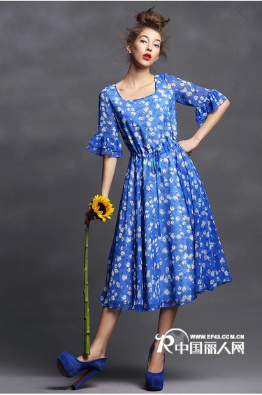 欧尚乐品Auchan夏季新品宝蓝撞色波点连衣裙